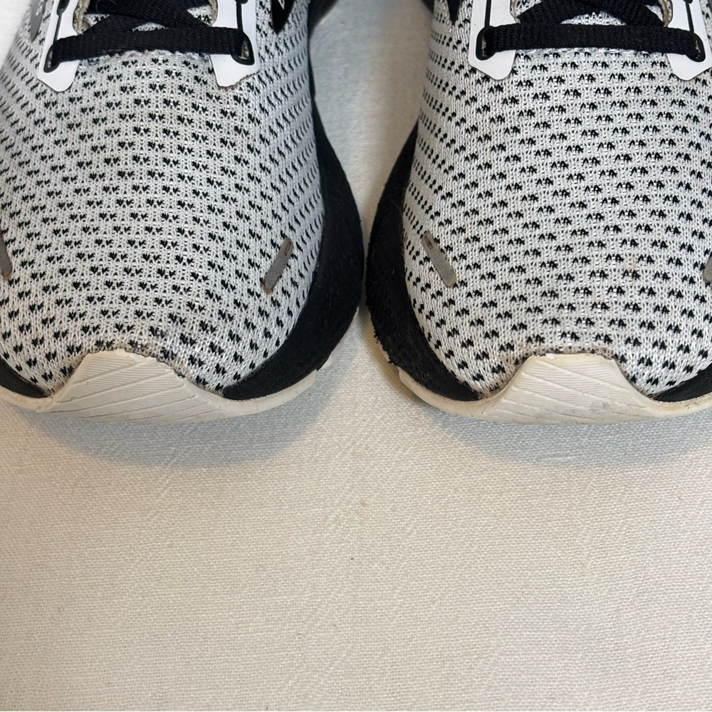 Brooks Adrenaline GTS 22 Running Shoes-White/Gray/Black-Men Size 8.5 - Picture 2 of 11